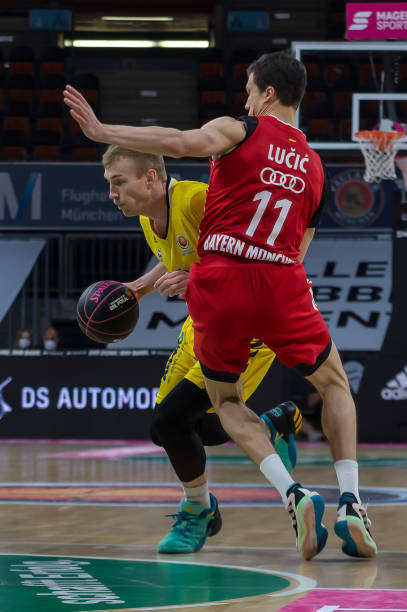 对阵掘金时 对阵掘金时